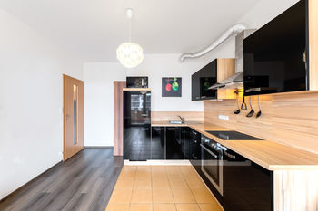 Pronájem bytu 2+kk v osobním vlastnictví 45 m², Praha 9 - Vysočany