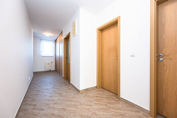 Pronájem bytu 2+kk v osobním vlastnictví 76 m², Praha 4 - Modřany