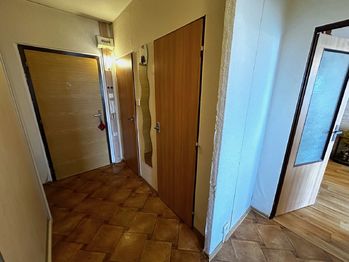 Chodba - Prodej bytu 2+kk v družstevním vlastnictví 43 m², Praha 9 - Horní Počernice