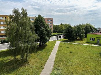 Zastávka MHD - Prodej bytu 2+kk v družstevním vlastnictví 43 m², Praha 9 - Horní Počernice