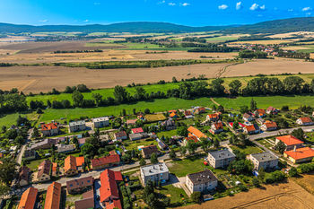 Prodej pozemku 1061 m², Neumětely