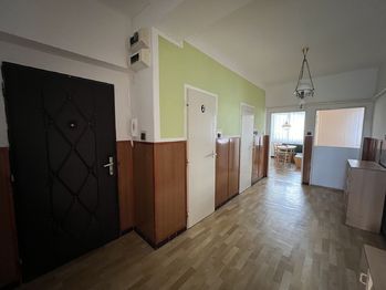 chodba - Prodej bytu 3+1 v osobním vlastnictví 84 m², Vraclav