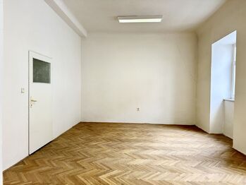 Prodej obchodních prostor 680 m², Znojmo