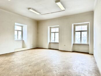 Prodej obchodních prostor 680 m², Znojmo