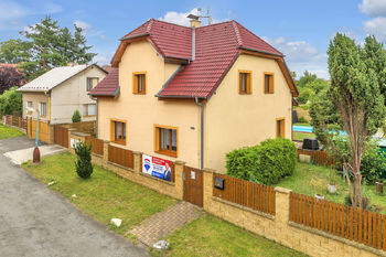 Prodej domu 236 m², Milovice