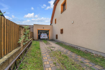 Prodej domu 236 m², Milovice