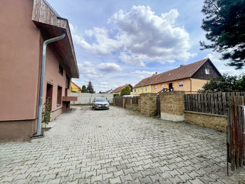 Prodej domu 212 m², Březno