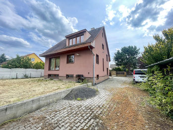 Prodej domu 212 m², Březno