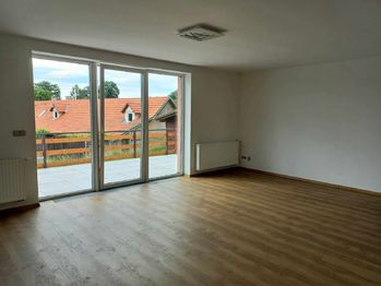 Propojeno s terasou. - Prodej domu 191 m², Veselíčko