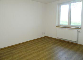 Jeden z pokojů - Prodej domu 191 m², Veselíčko