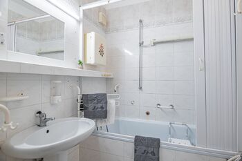 Prodej bytu 3+1 v osobním vlastnictví 69 m², Praha 5 - Hlubočepy