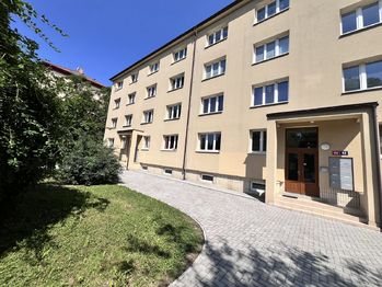 Pronájem bytu 2+kk v osobním vlastnictví 47 m², Praha 6 - Břevnov