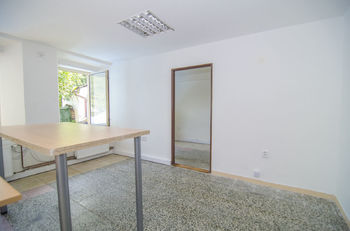 Pronájem obchodních prostor 84 m², Polička