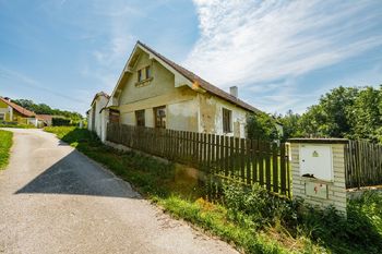 Prodej zemědělského objektu 165 m², Chrášťany