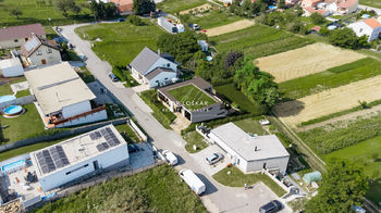 Prodej pozemku 713 m², Milešovice