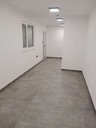 Pronájem skladovacích prostor 477 m², Velké Meziříčí