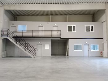 Pronájem skladovacích prostor 477 m², Velké Meziříčí