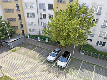 Pohled z balkónu.  - Prodej bytu 3+kk v osobním vlastnictví 96 m², Praha 5 - Motol