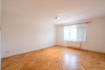 Prodej domu 205 m², Uhřičice