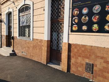 Pronájem restaurace 224 m², Praha 9 - Vysočany