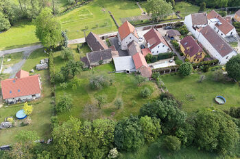 Pohled zadní - dron - Prodej domu 214 m², Číčovice