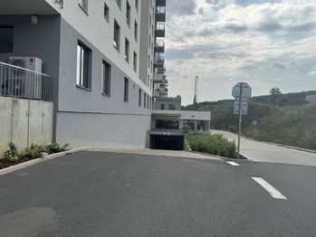 Pronájem garážového stání 13 m², Praha 9 - Vysočany