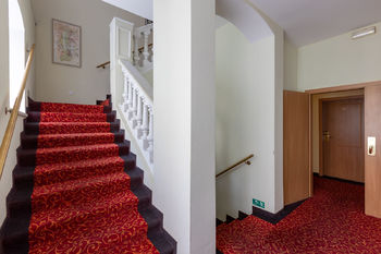 Prodej hotelu 1580 m², Karlovy Vary