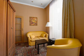 Prodej hotelu 1580 m², Karlovy Vary