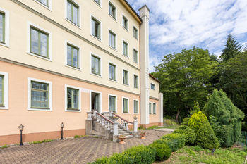 Prodej hotelu 1580 m², Karlovy Vary