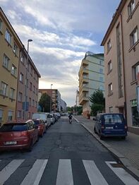 Prodej garážového stání 14 m², Praha 8 - Libeň