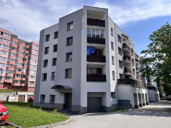 Prodej bytu 3+kk v osobním vlastnictví 93 m², Pelhřimov