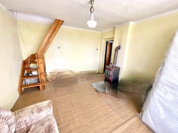 Pokoj v přízemí, schody do podkroví - Prodej chaty / chalupy 47 m², Strakonice