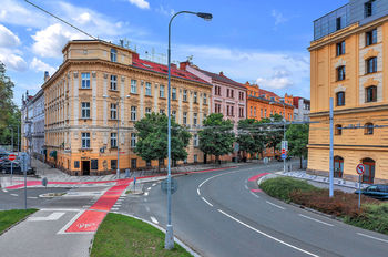 Prodej nájemního domu 900 m², Hradec Králové