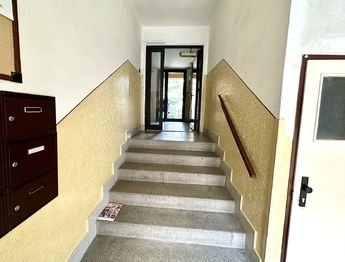 Prodej bytu 2+1 v osobním vlastnictví 49 m², Praha 10 - Strašnice