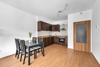 Prodej bytu 2+kk v osobním vlastnictví 60 m², Praha 9 - Hloubětín