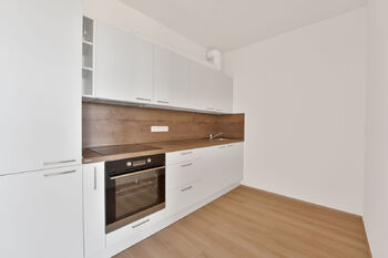 Pronájem bytu 1+kk v osobním vlastnictví 46 m², Praha 5 - Třebonice