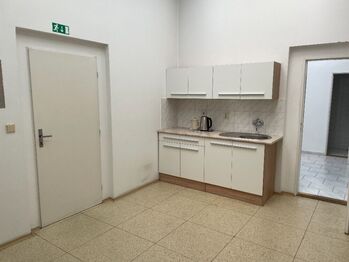 Pronájem kancelářských prostor 300 m², Libochovice