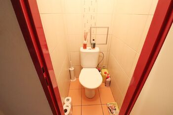 Samostatné WC - Pronájem bytu 2+kk v osobním vlastnictví 51 m², Strakonice