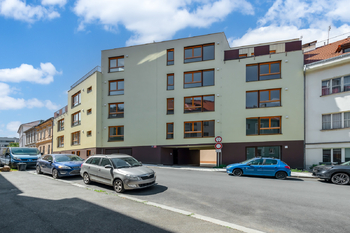 Prodej bytu 3+kk v osobním vlastnictví 97 m², Praha 5 - Smíchov