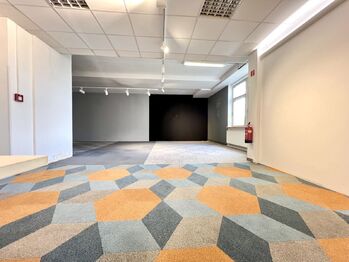 showroom - Pronájem obchodních prostor 412 m², Praha 9 - Kyje