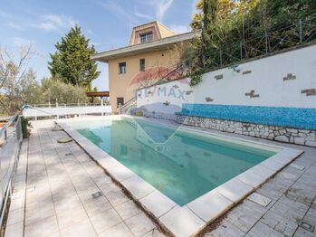 Prodej domu 215 m², Sant'Angelo