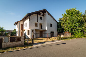 Prodej domu 245 m², Lišany