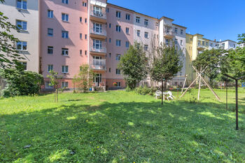 Prodej bytu 2+1 v osobním vlastnictví 56 m², Hradec Králové