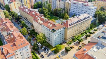 pohled z dronu nároží Bayerova x Dřevařská - Prodej bytu 3+kk v osobním vlastnictví 126 m², Brno