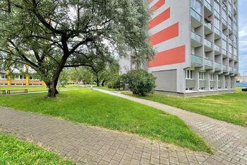 pohled na dům 1 - Prodej bytu 2+1 v osobním vlastnictví 51 m², Kladno