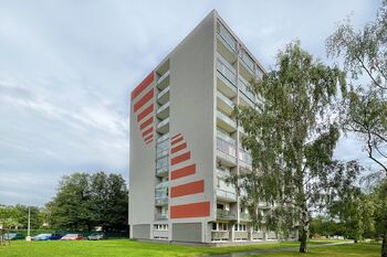 pohled na dům 2 - Prodej bytu 2+1 v osobním vlastnictví 51 m², Kladno