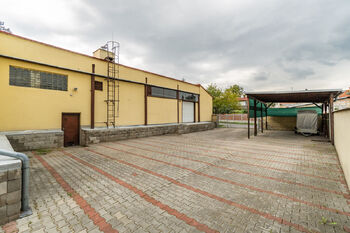 Pronájem skladovacích prostor 786 m², Lázně Toušeň