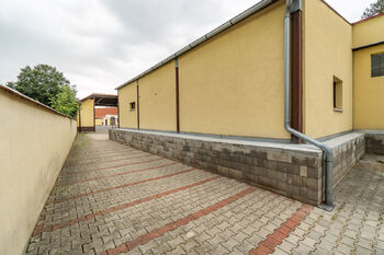 Pronájem skladovacích prostor 786 m², Lázně Toušeň