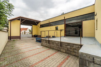 Pronájem skladovacích prostor 786 m², Lázně Toušeň