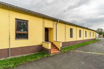 Pronájem skladovacích prostor 786 m², Lázně Toušeň